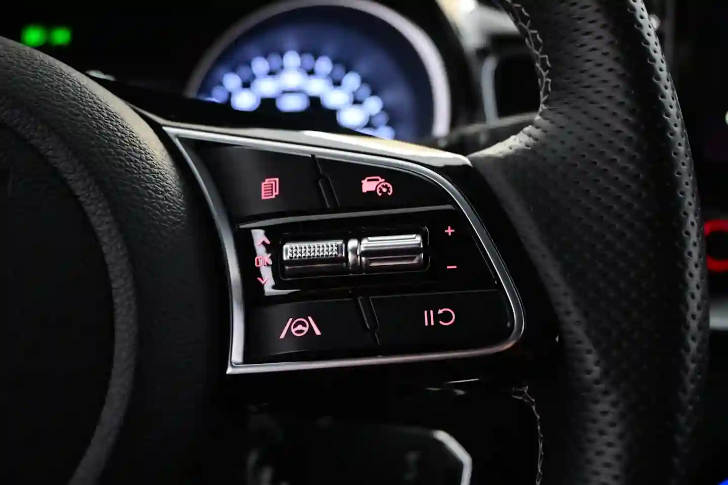 Car Image - 1afBniKKkVOUEPQ3G2tUGa