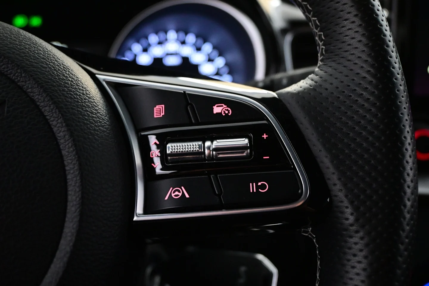 Car Image - 1afBniKKkVOUEPQ3G2tUGa