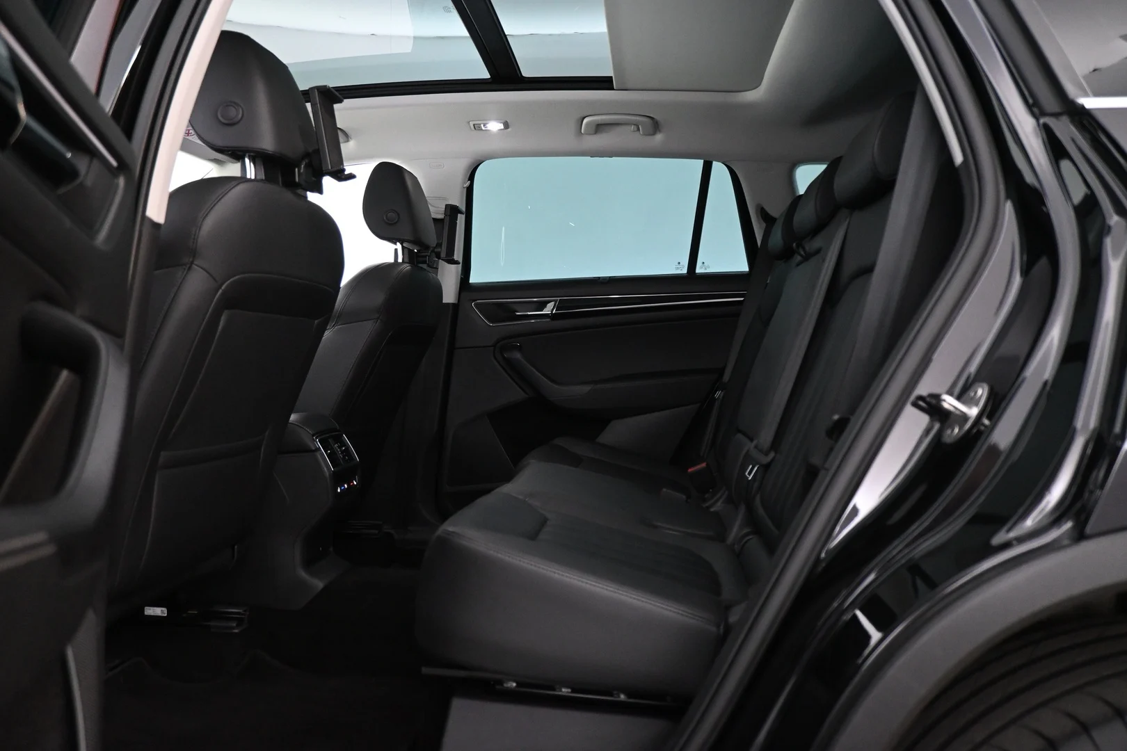 Car Image - 1SWSOp3tssHHPLCmuDGngE