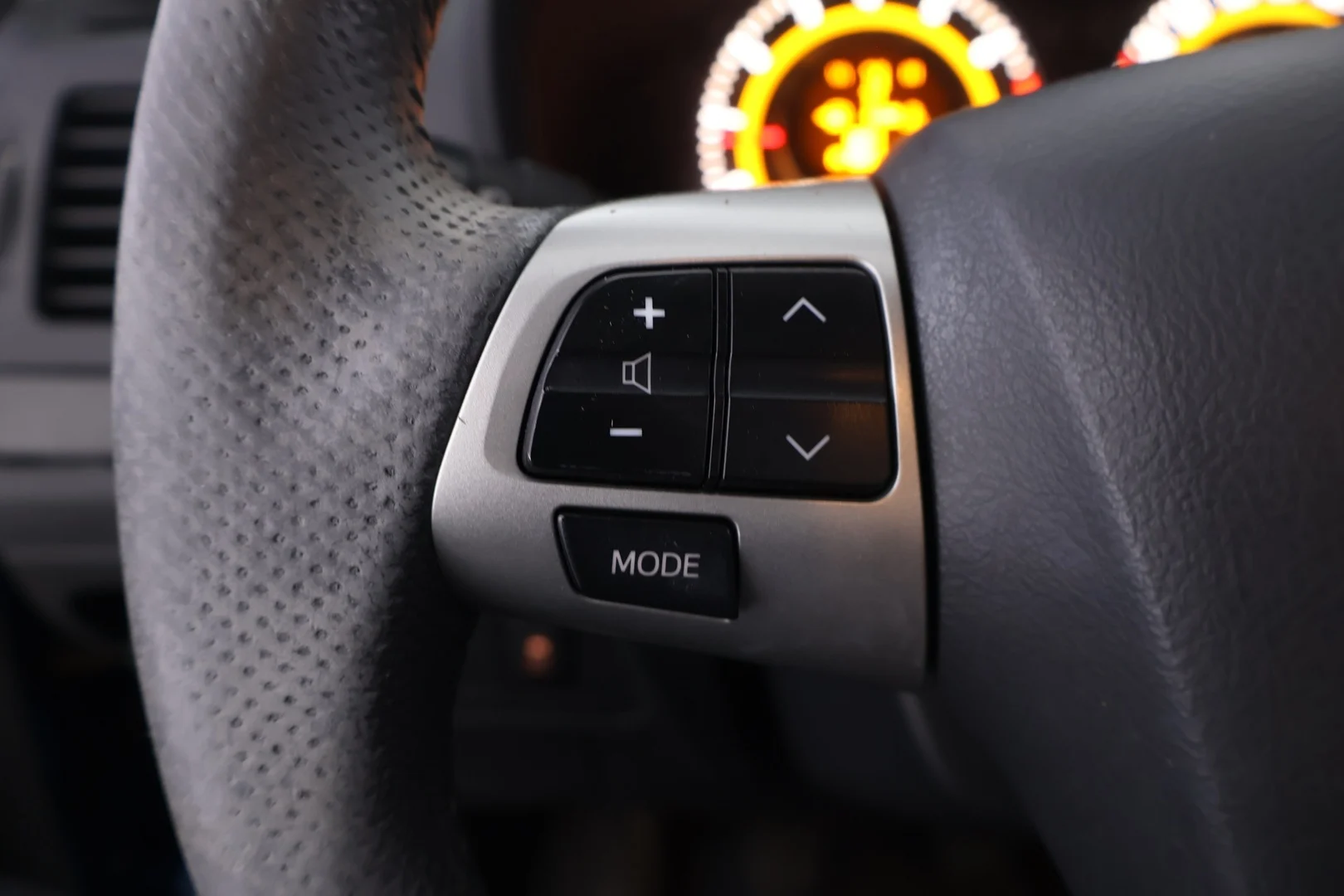 Car Image - 6ZcW2ql7V20v1IVjzDQVAe