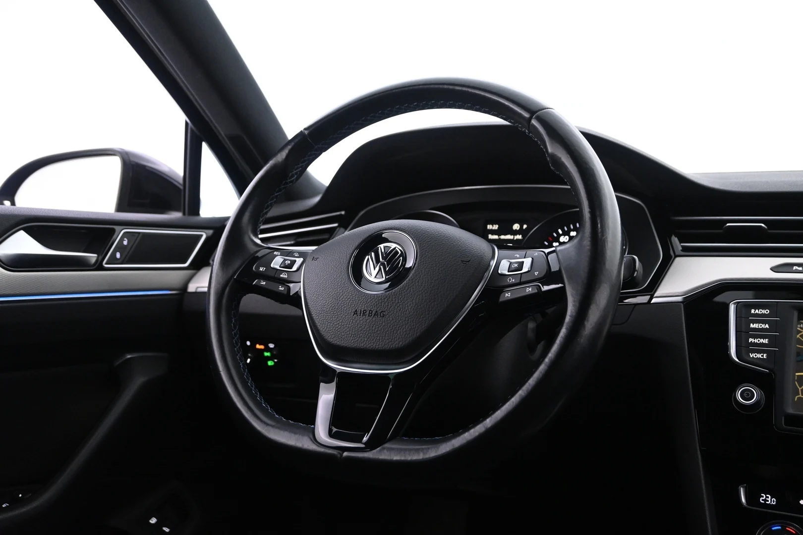 Car Image - 69h6LhKB4OSAn21xlporLx