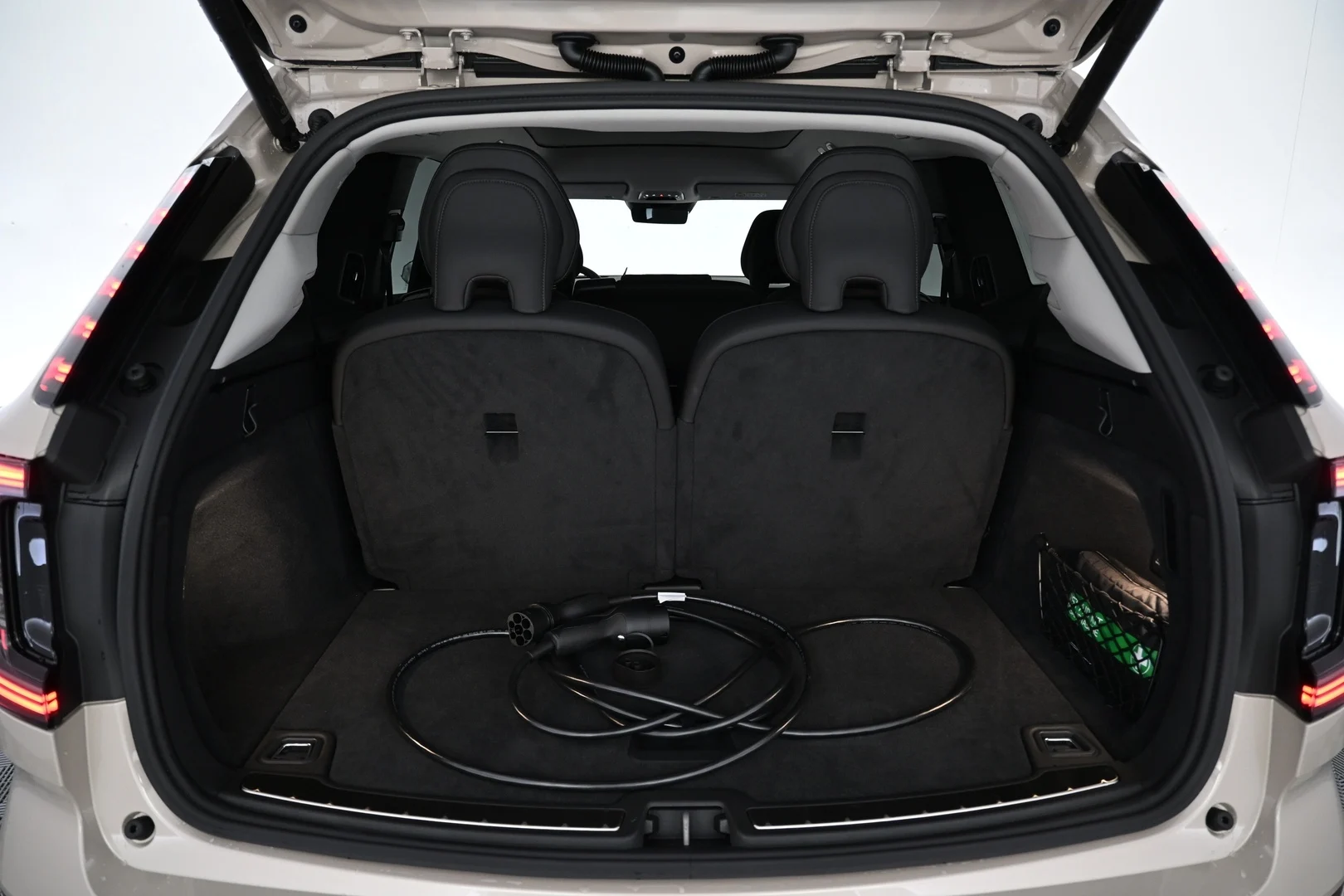 Car Image - 7qjEujmWjAhAIlL4S8YQjF