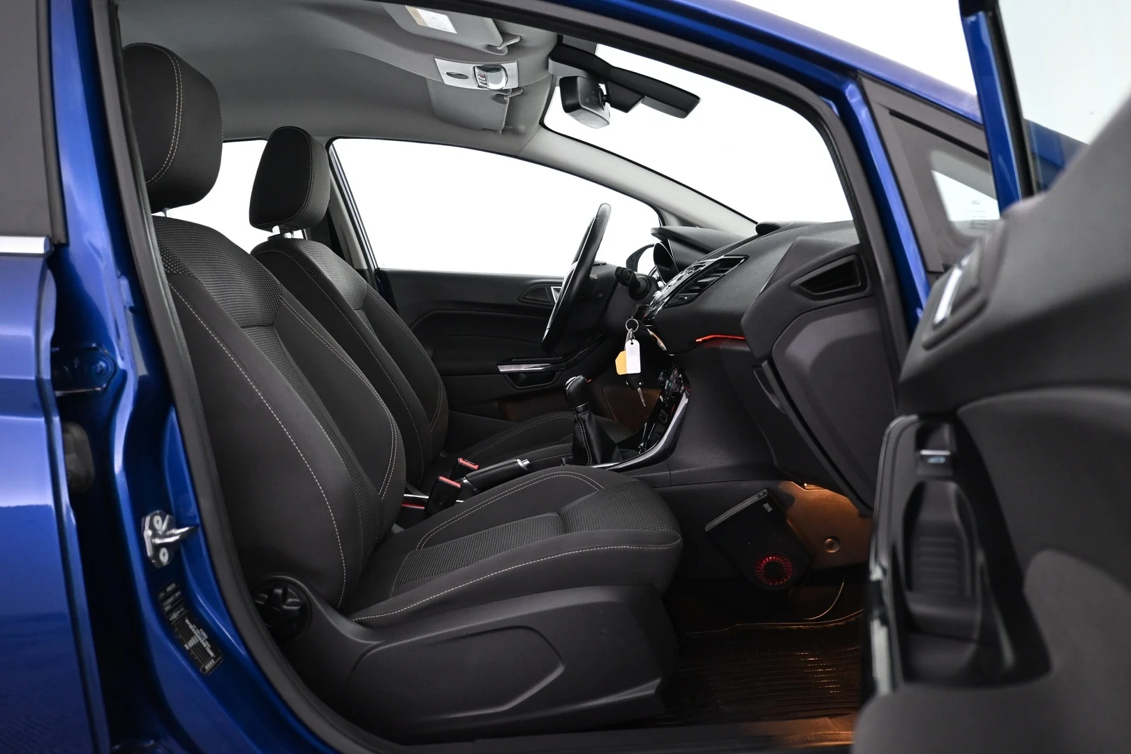 Car Image - jTxJdZLsfTGisVtlmtmHh