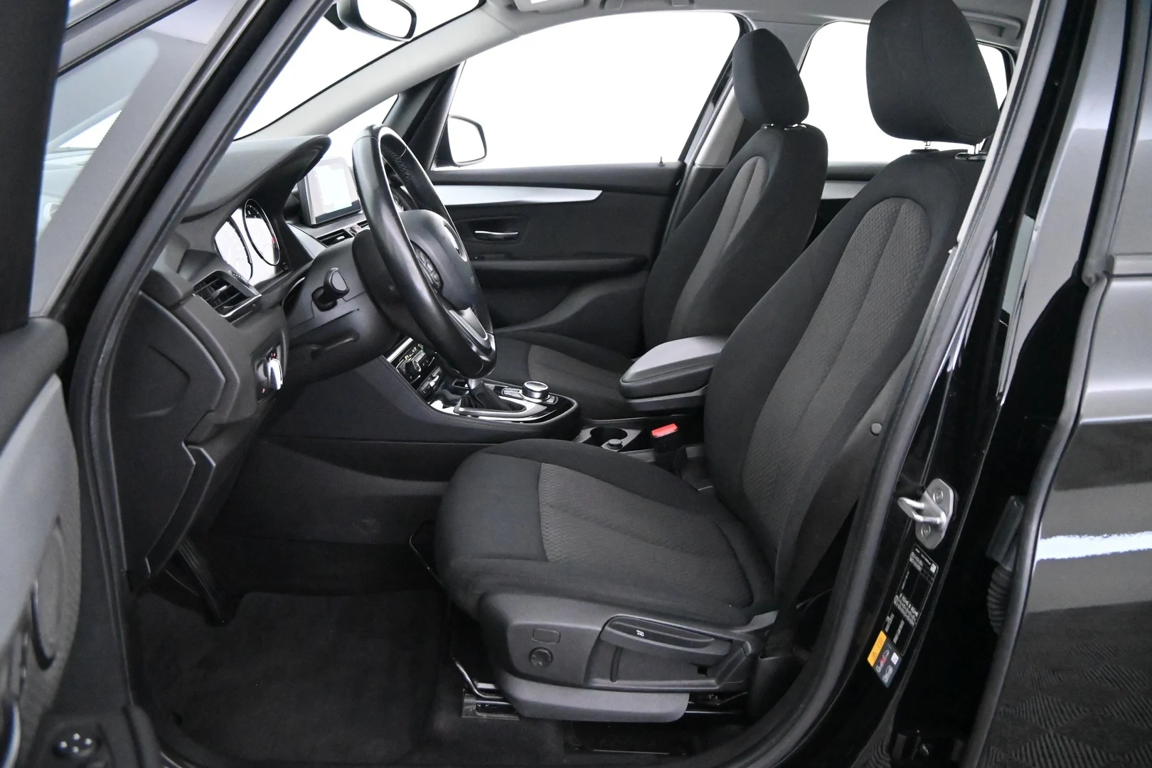 Car Image - 1C8LXoKYJU59HceSg4y7s0