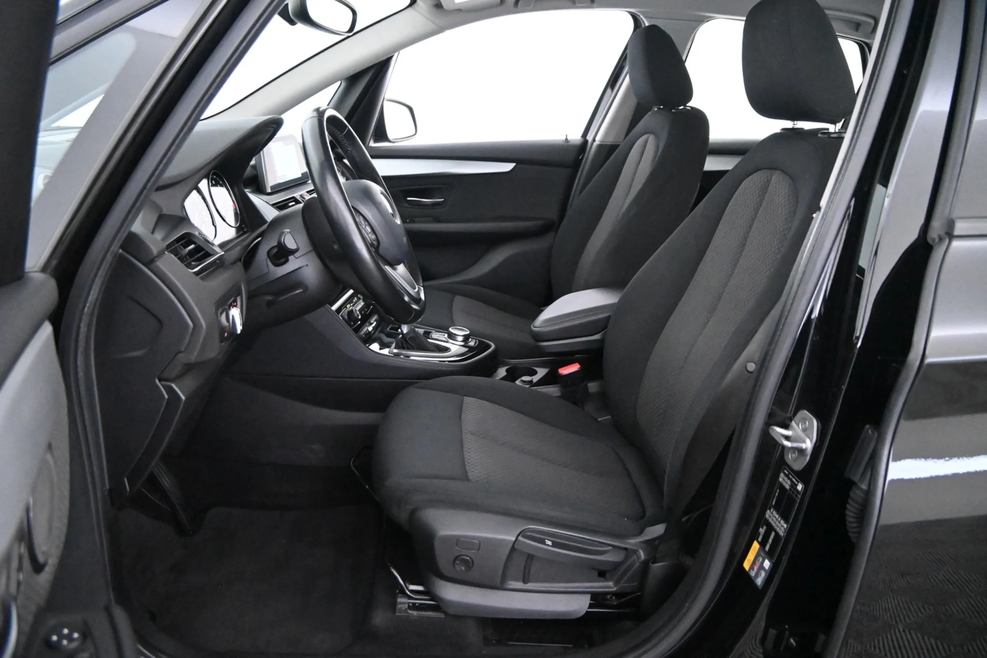 Car Image - 1C8LXoKYJU59HceSg4y7s0