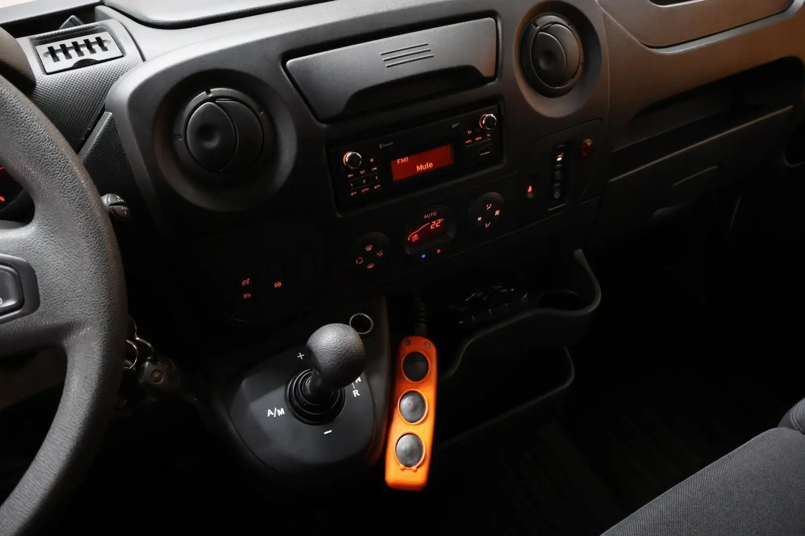 Car Image - 2Uadrgv75iagBQQrYZ8HZl
