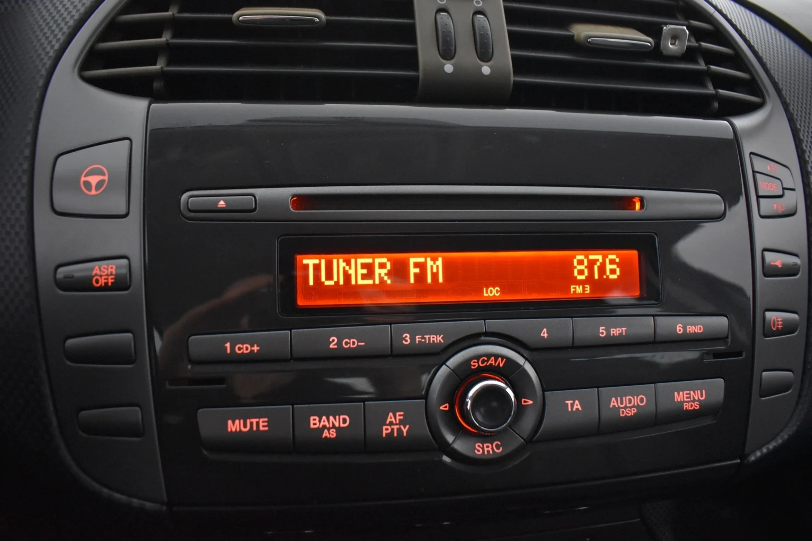 Car Image - 1YTaTLD1x5vybCvpCjoISk