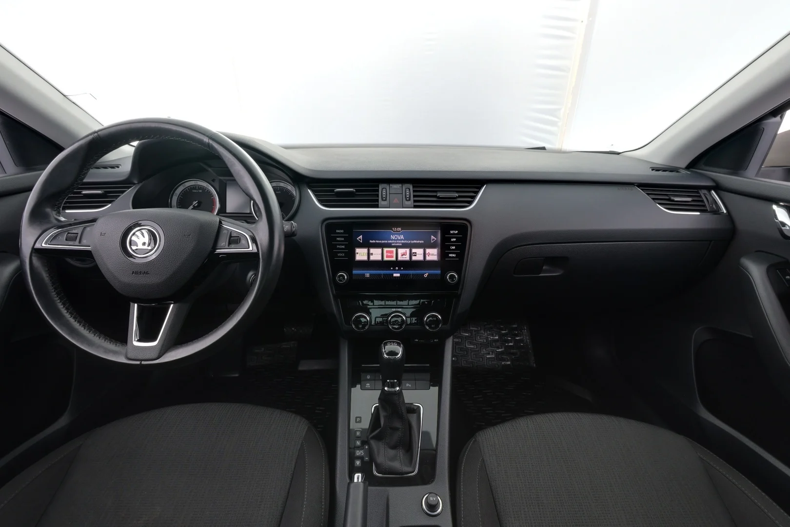 Car Image - 3yPSmzJ0MNZOJQJSgsldfD
