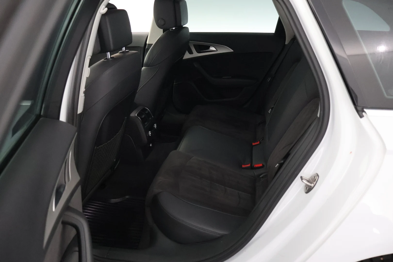 Car Image - 2v7q50pdv4KdLbf2IxBO8Z