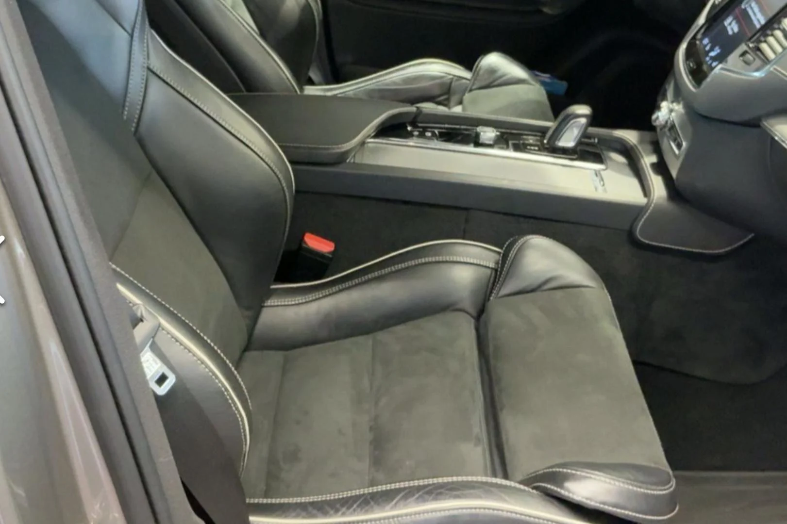 Car Image - 3shQYFbVO9D6407IA26bsz