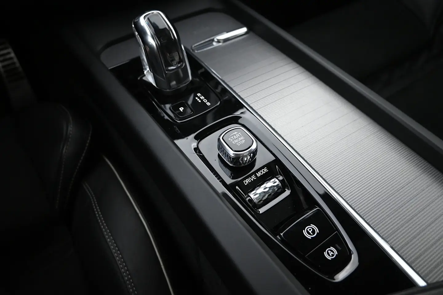 Car Image - 2yzWV51XqvpmKeDQhAbJEq