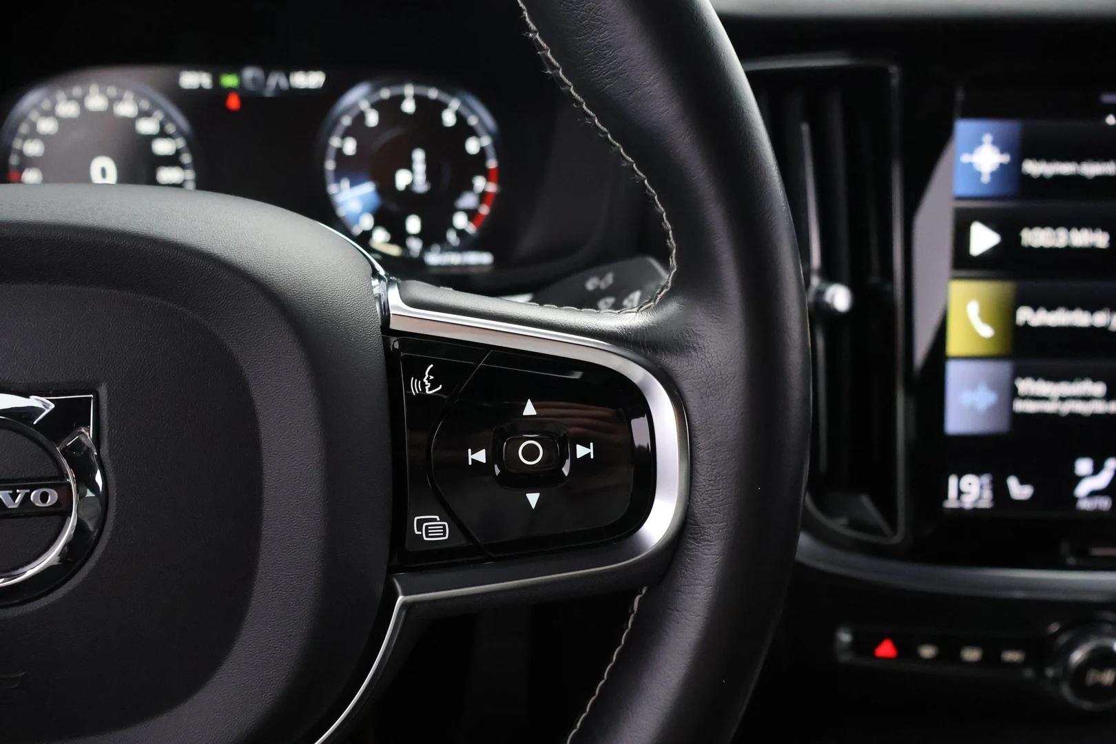 Car Image - 1Fpq9bJEU2MzFkSznXvD6h