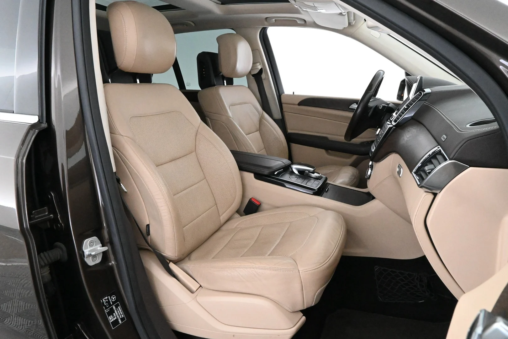 Car Image - 45cXTwuheaUHWnWoXcv8yq