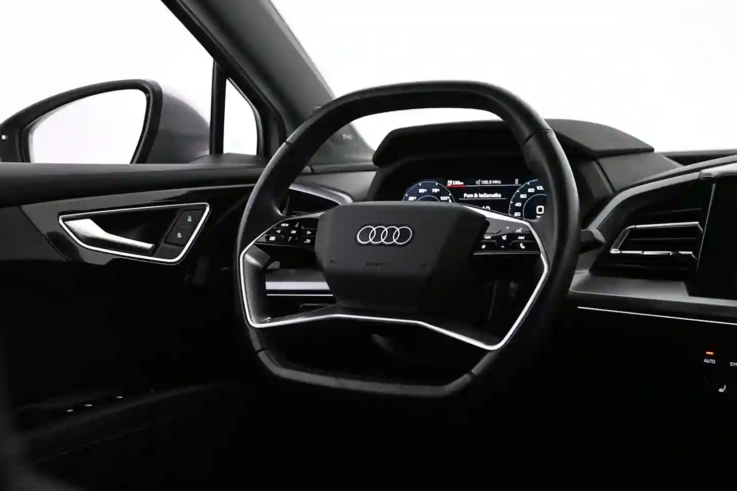 Car Image - 1CSIqdRZIsW43YDHMtjLnx
