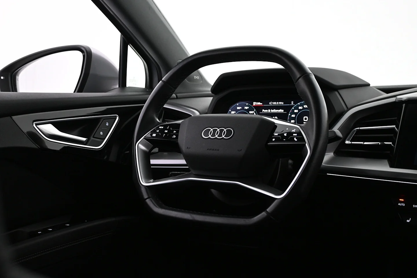 Car Image - 1CSIqdRZIsW43YDHMtjLnx