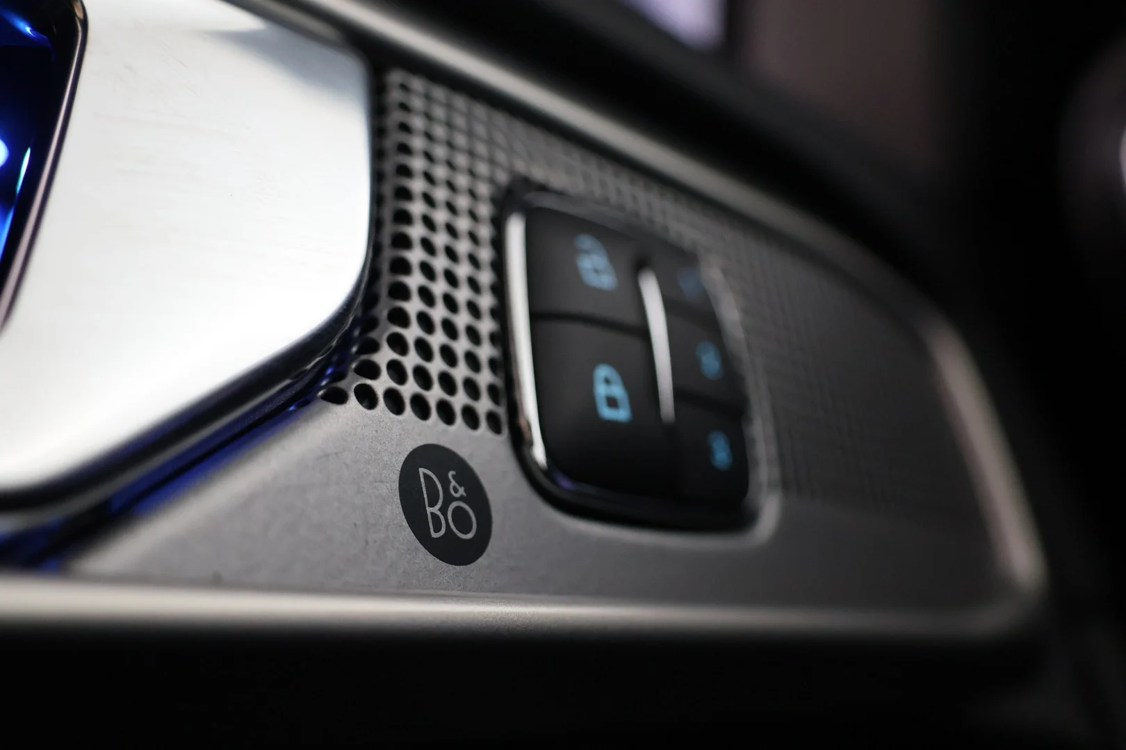 Car Image - 2N0aEYvPd9XzJdB6fg3dpp