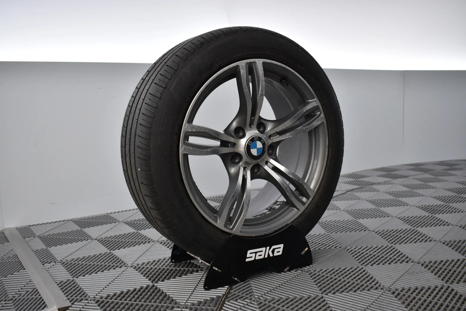 Car Image - 1uQiZVF2oQr4fgxdfwz0pR
