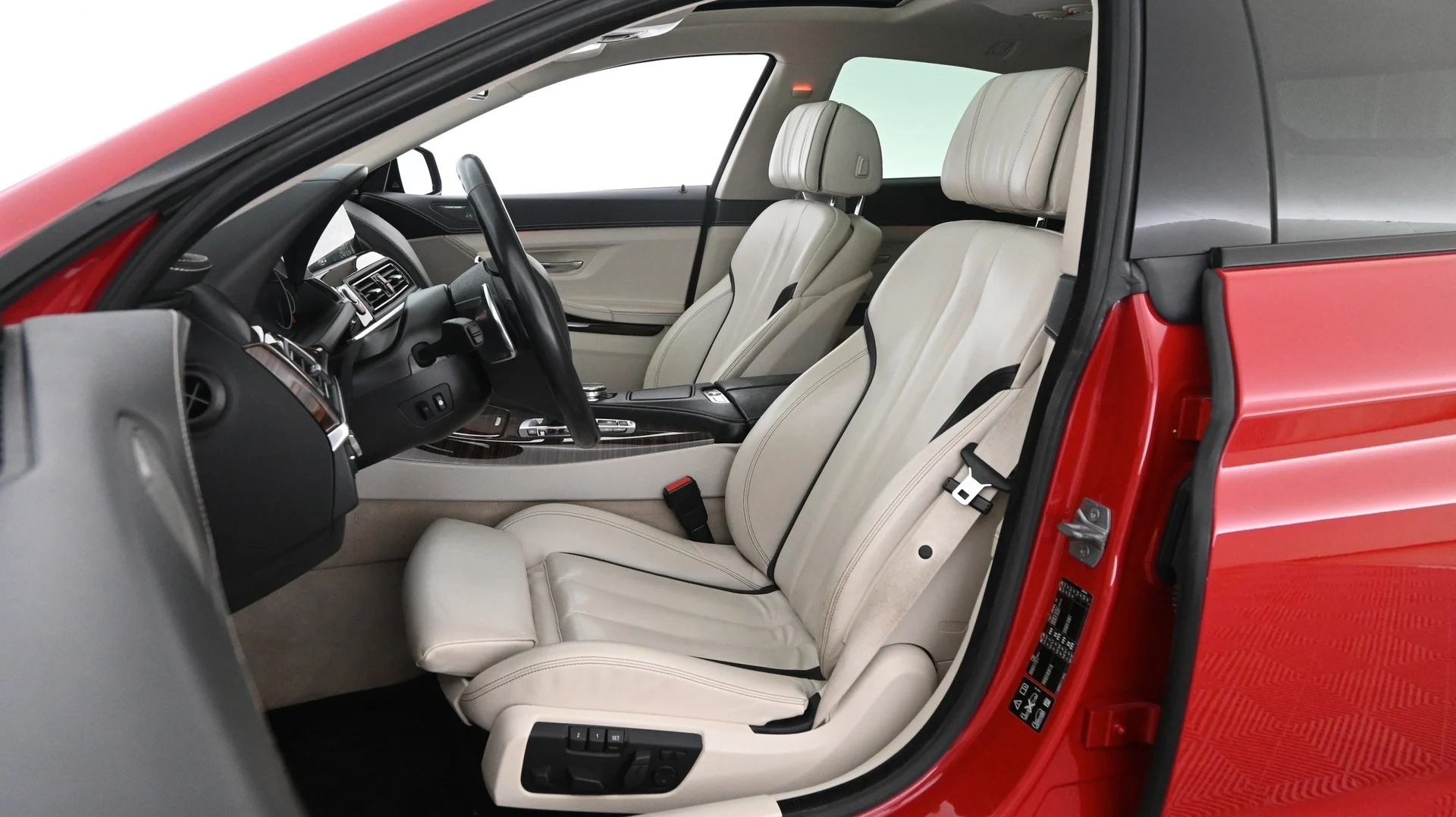 Car Image - 7LdyuK812kDRzoSNNe7OPS