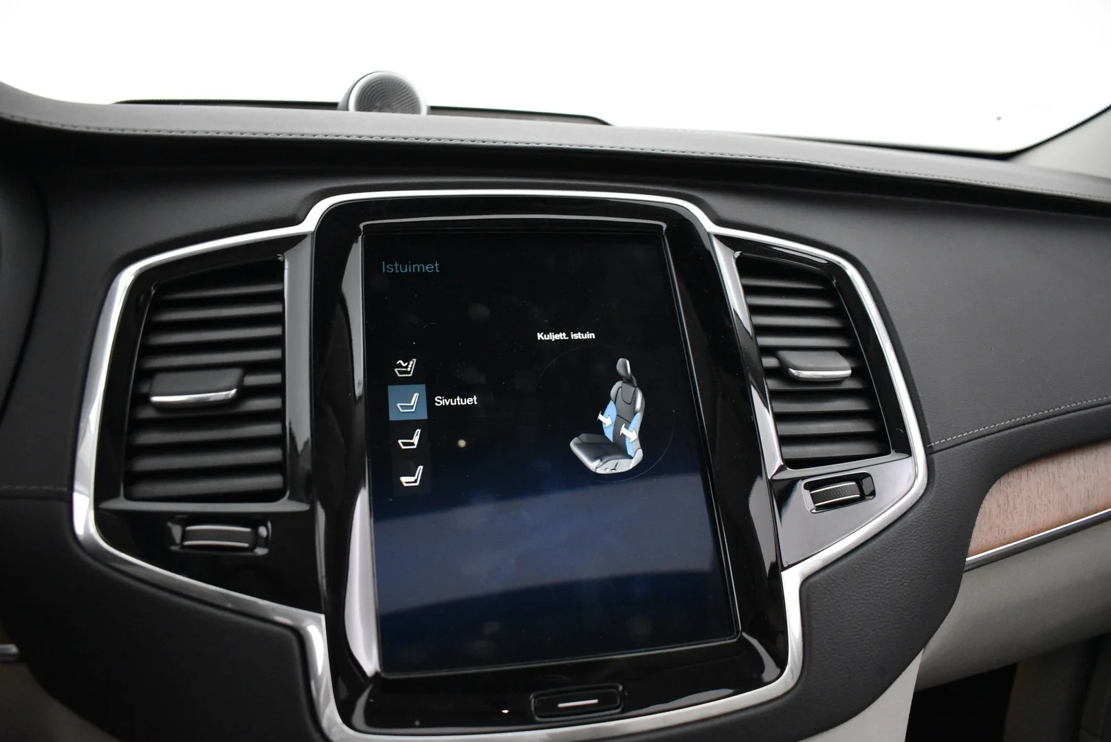 Car Image - gCN4XkbBXqFO25tAgJLjb