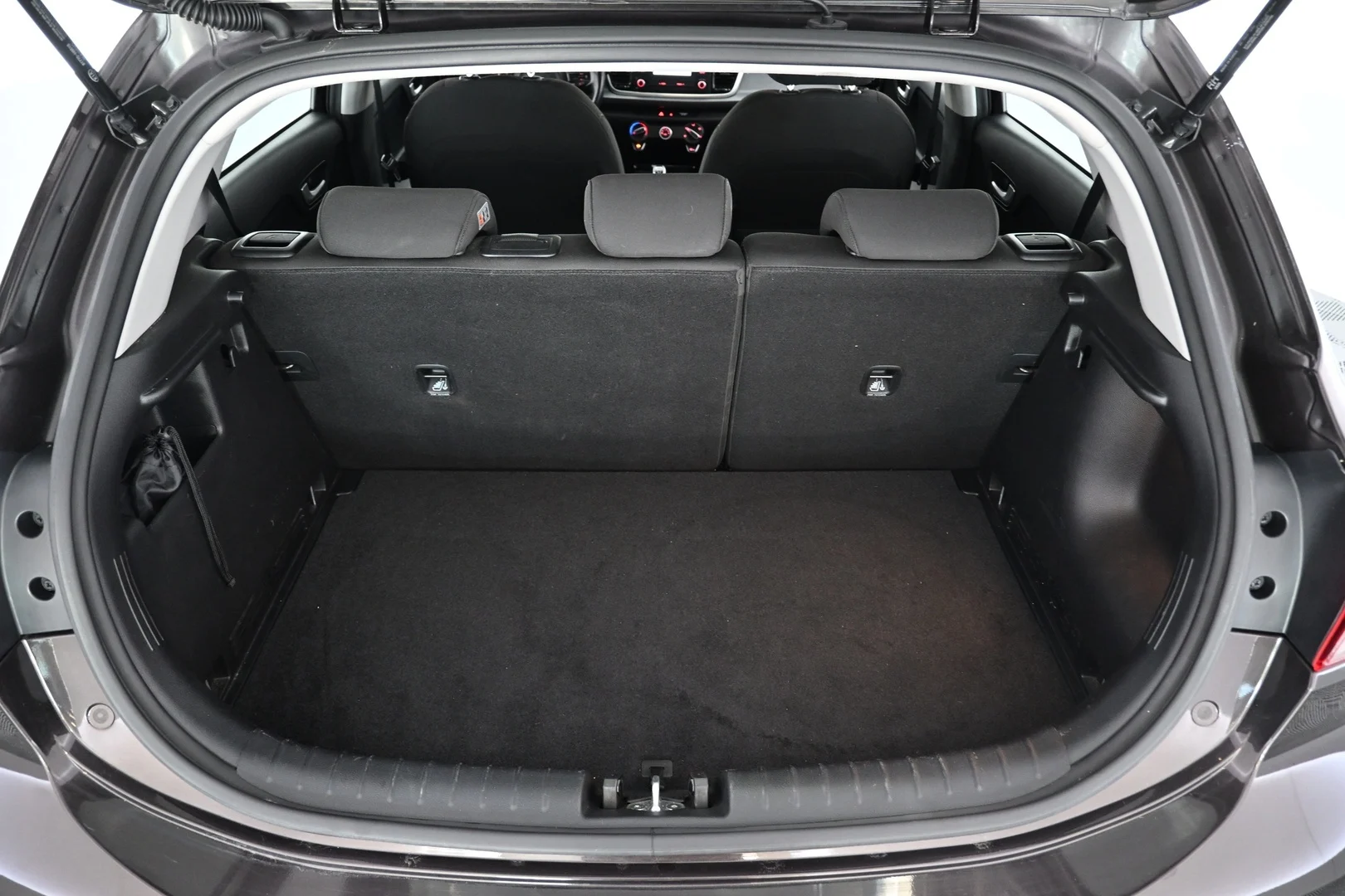 Car Image - qRmnxQs54oTBNyn8TorZa