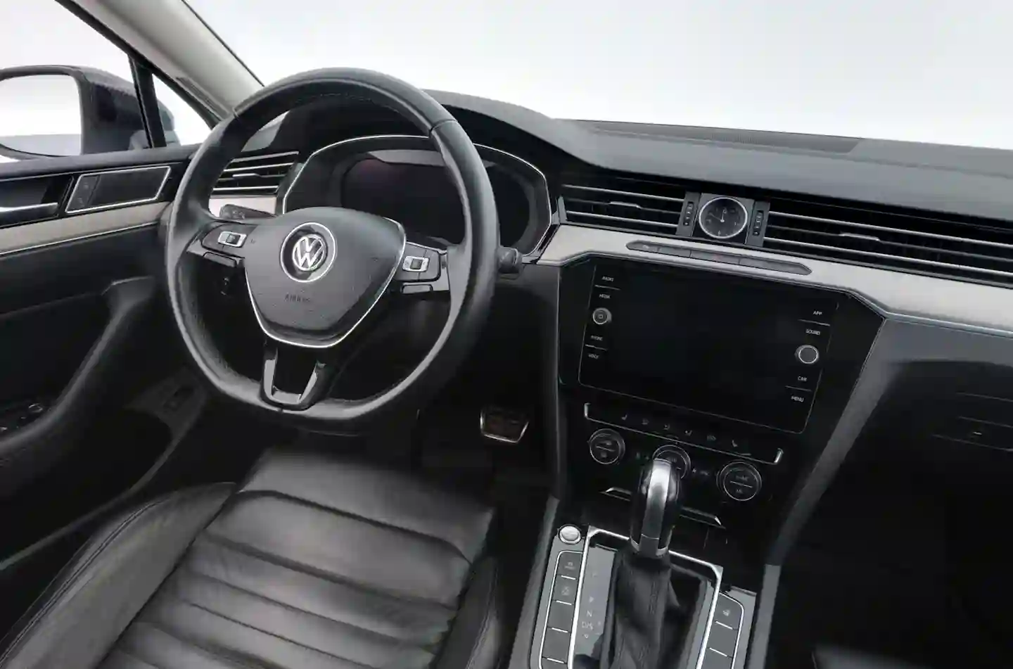 Car Image - dUVTut2RZ8LpI6qOiLTPd