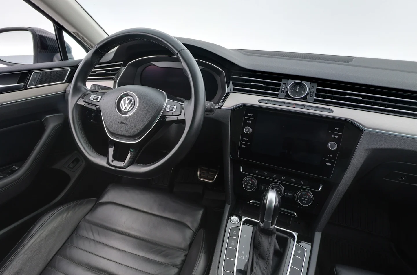 Car Image - dUVTut2RZ8LpI6qOiLTPd