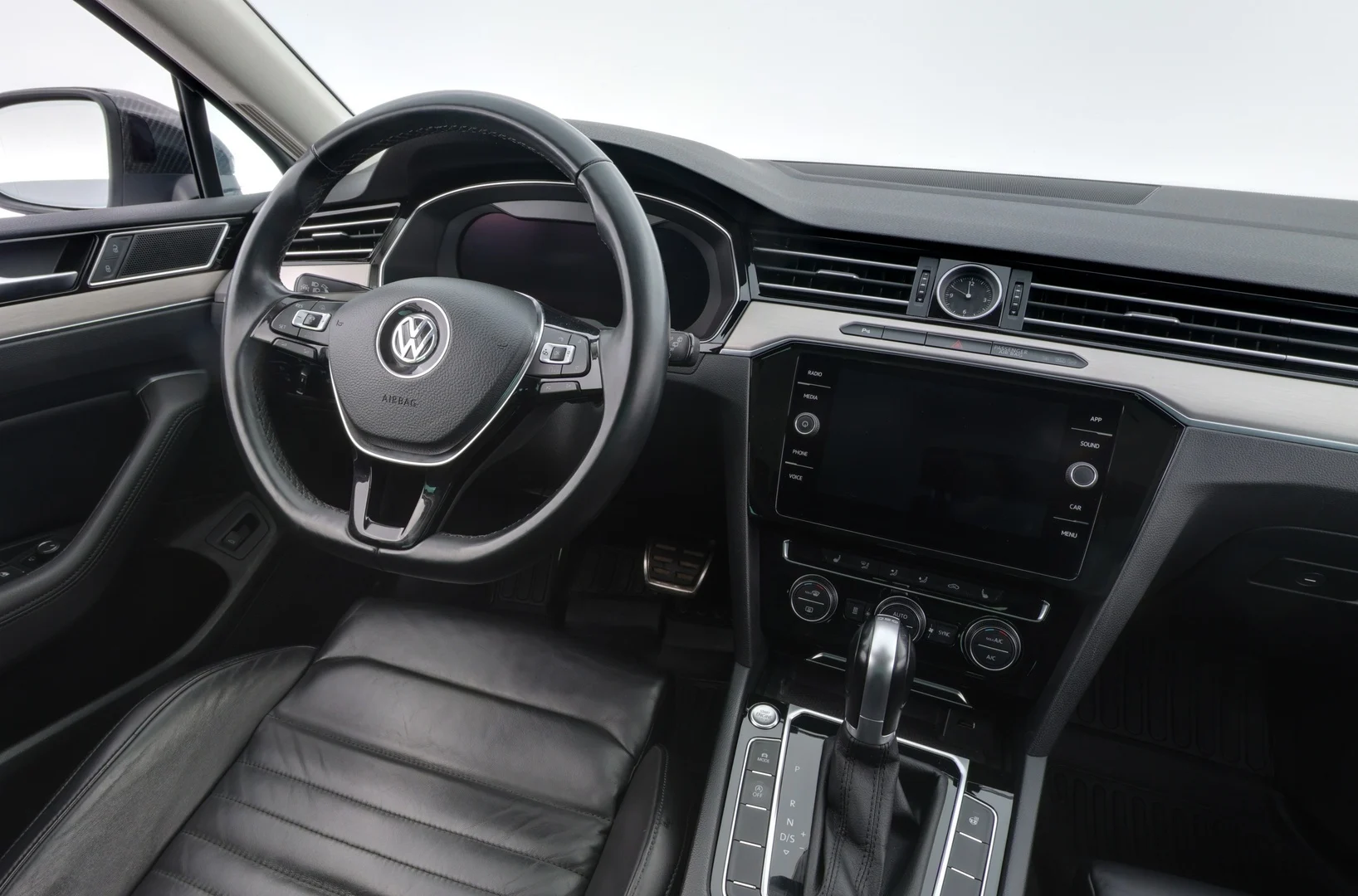 Car Image - dUVTut2RZ8LpI6qOiLTPd