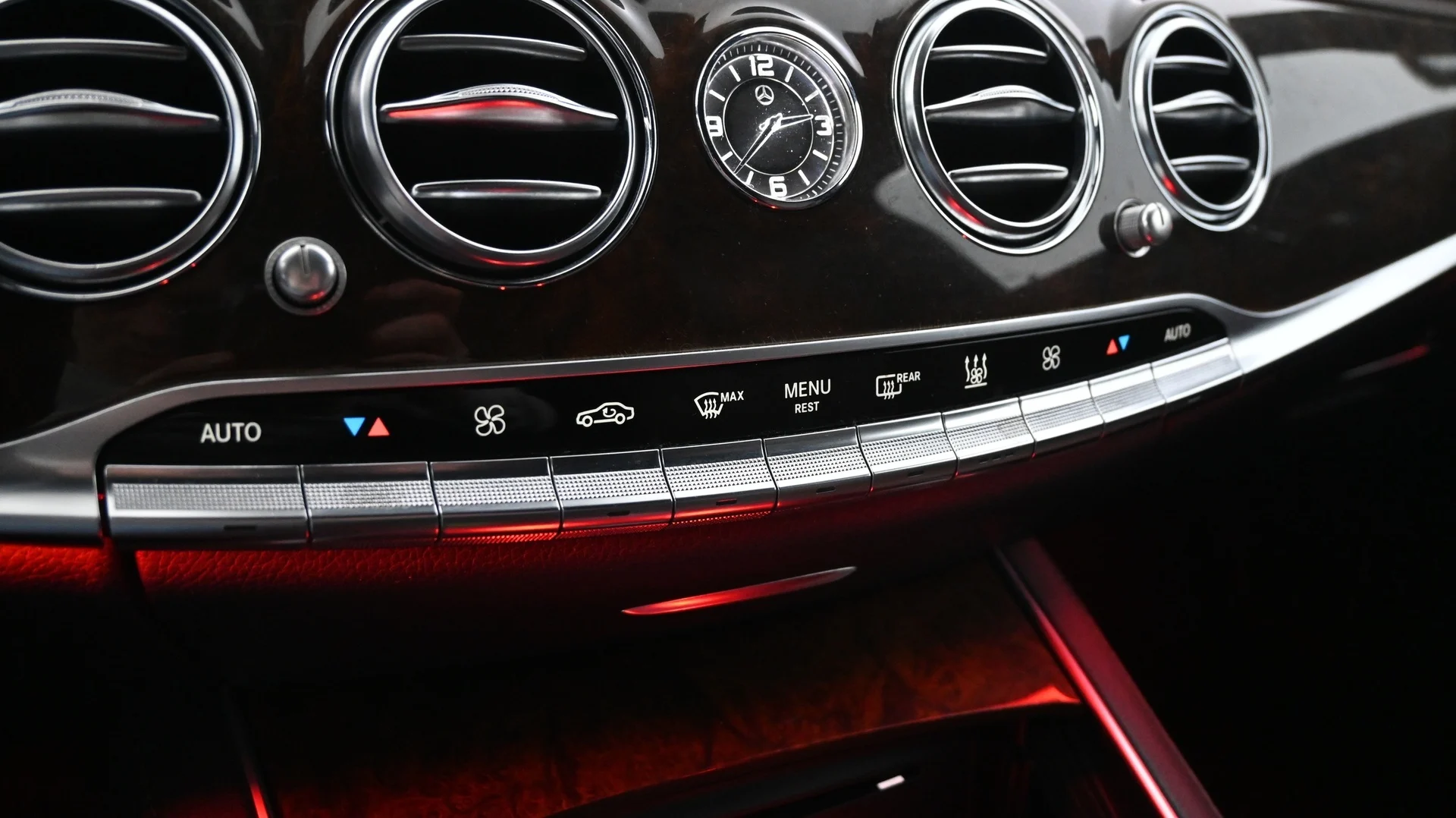Car Image - 1ETBll91s4zL4Phg3ME8p4