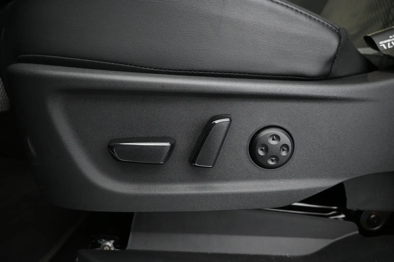Car Image - 1ek0awJZHJg9NmLZJWddPU