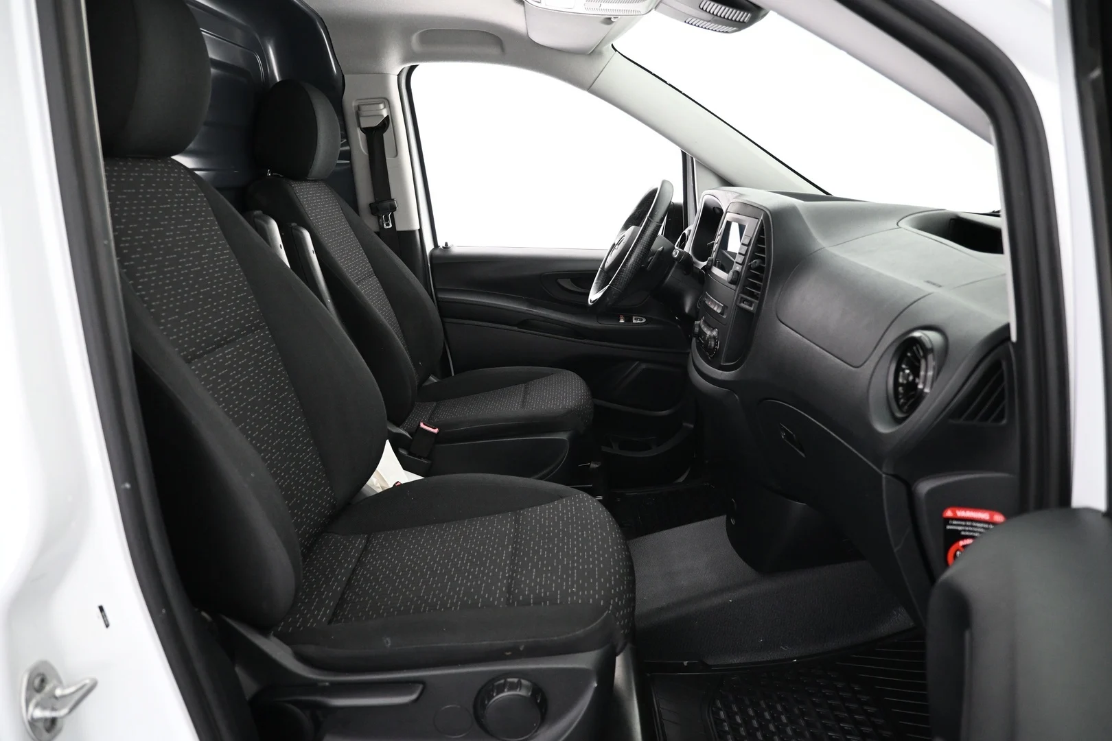 Car Image - 2XNOn2KBri4UKZchyCXeqI