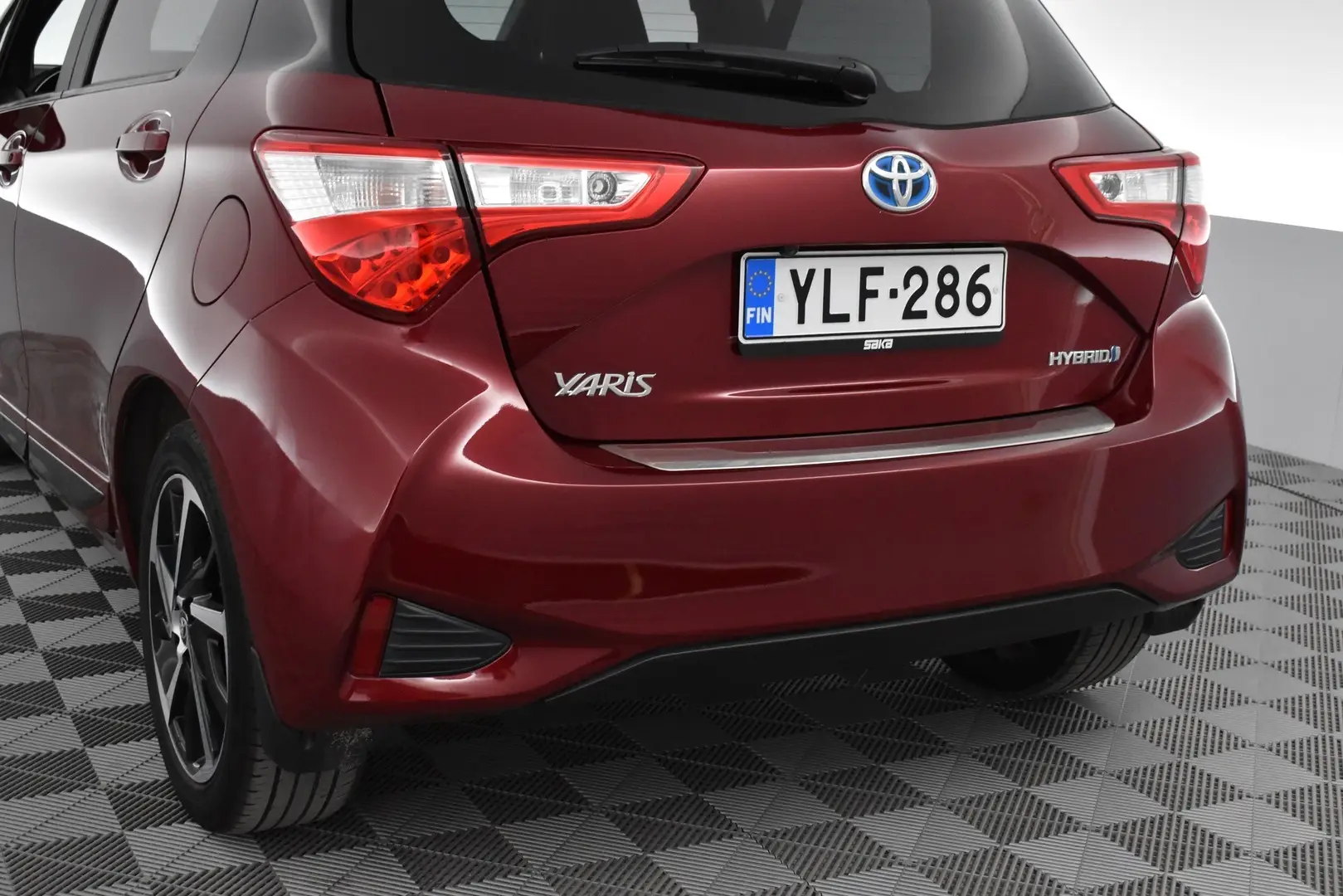 Car Image - 6AUnB3GlTlxyVLmGLVh8xx