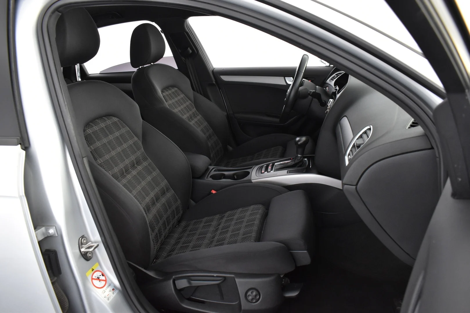 Car Image - 79MSu5CcujMwDXwsi9XWIs