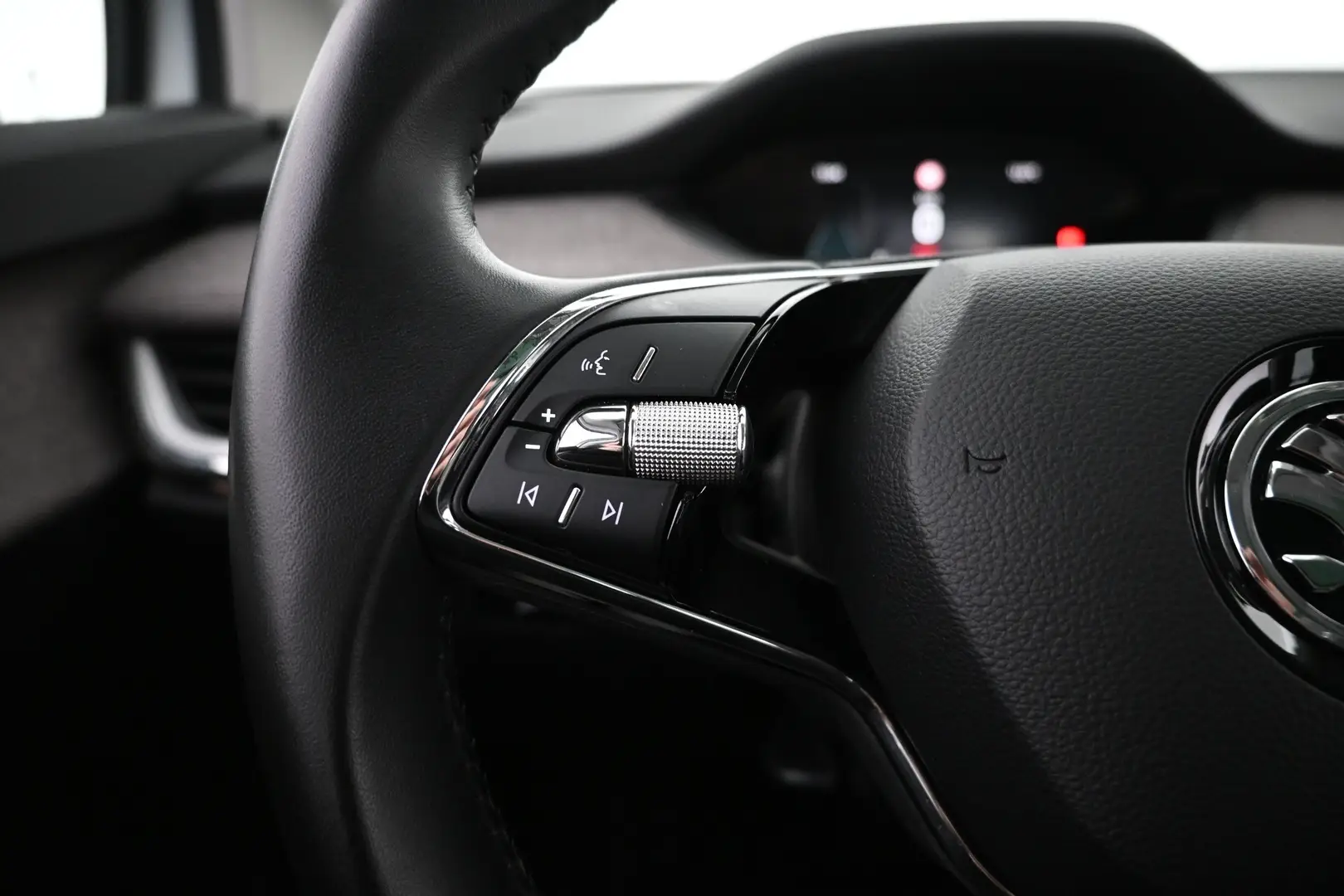 Car Image - 2u9giQqXkxyRvR6RnudEm8