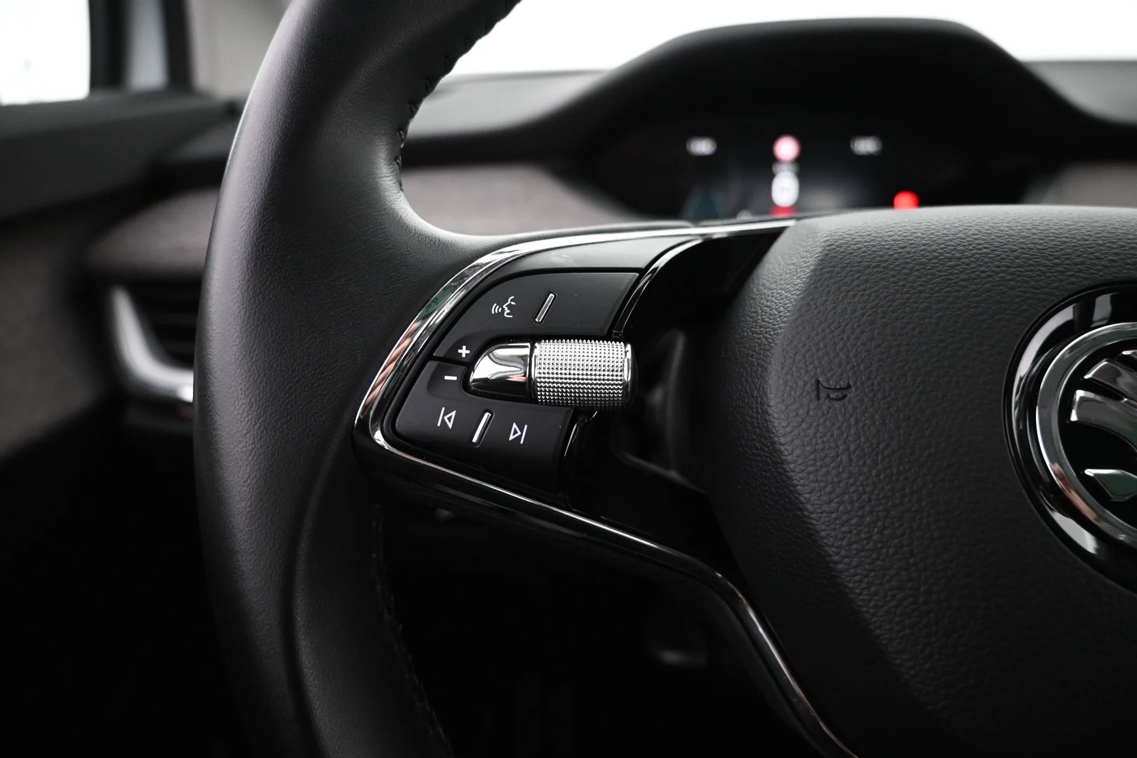 Car Image - 2u9giQqXkxyRvR6RnudEm8