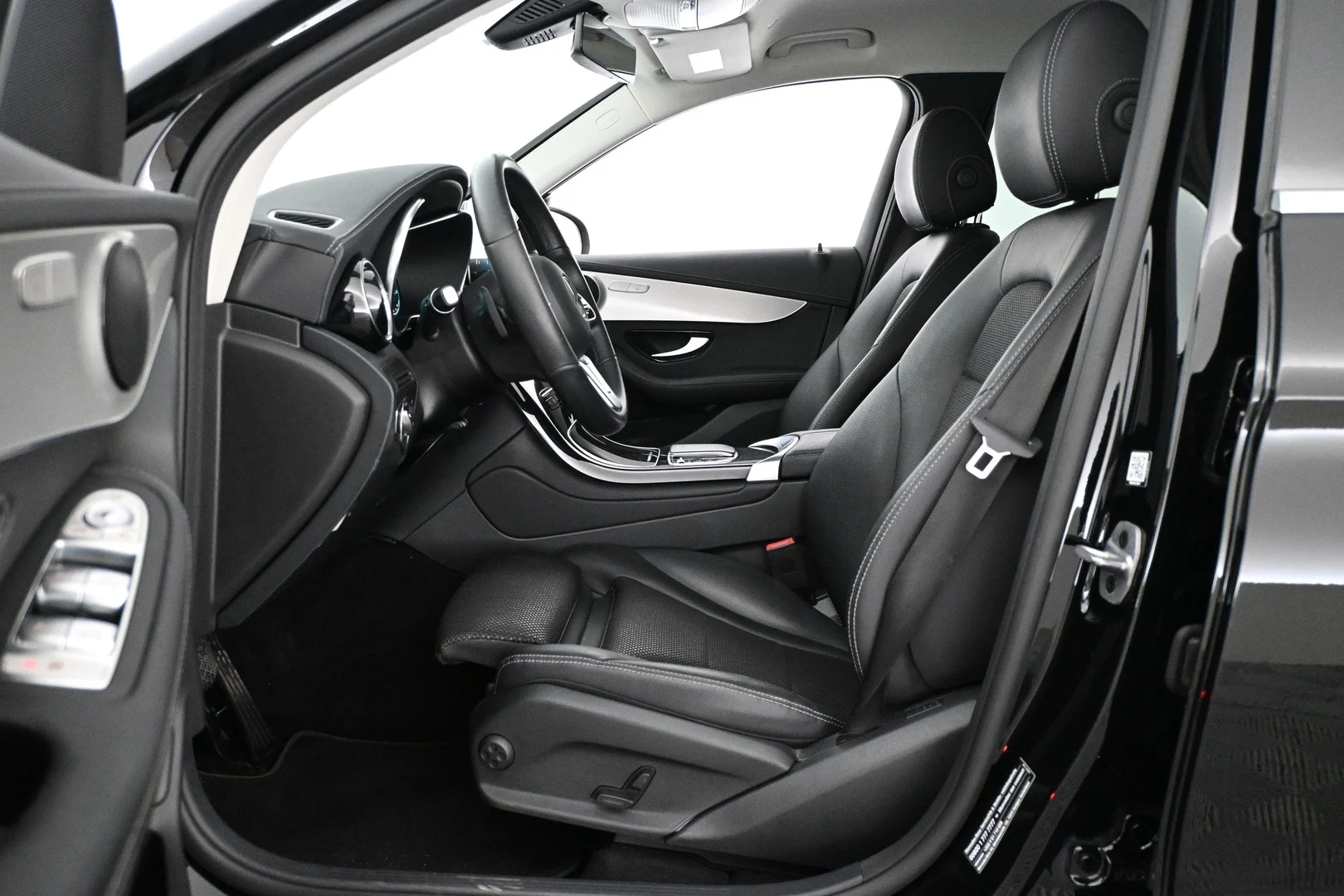 Car Image - M97VOQUMWiv1WsOnK9YmP