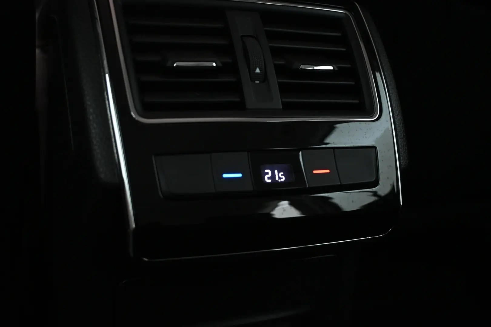 Car Image - 2TzoDDepdSEvhNu4G6Zbce