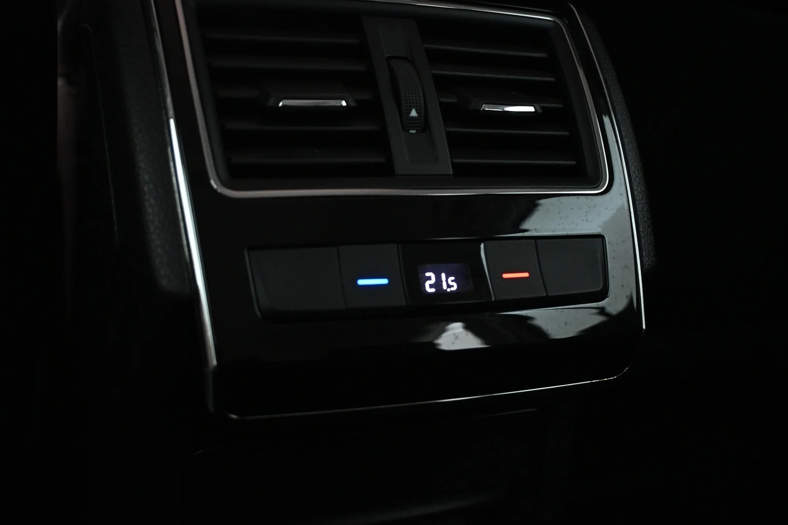 Car Image - 2TzoDDepdSEvhNu4G6Zbce