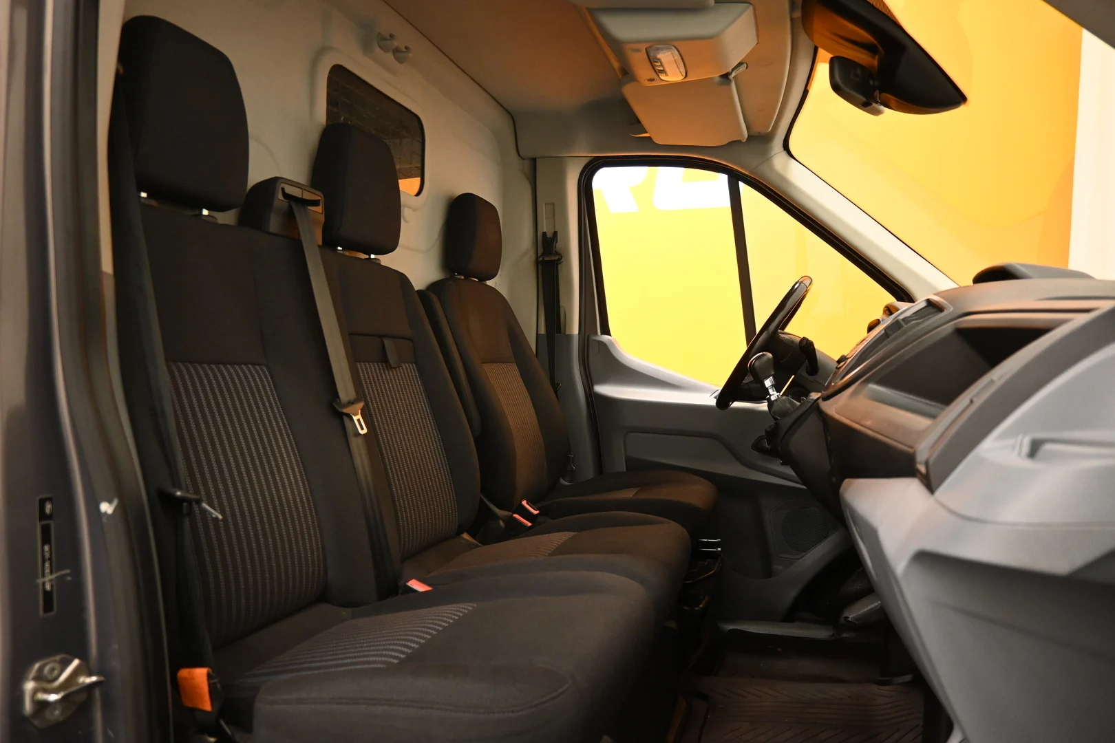 Car Image - LrZHy19HvA4av4QFpSvRo