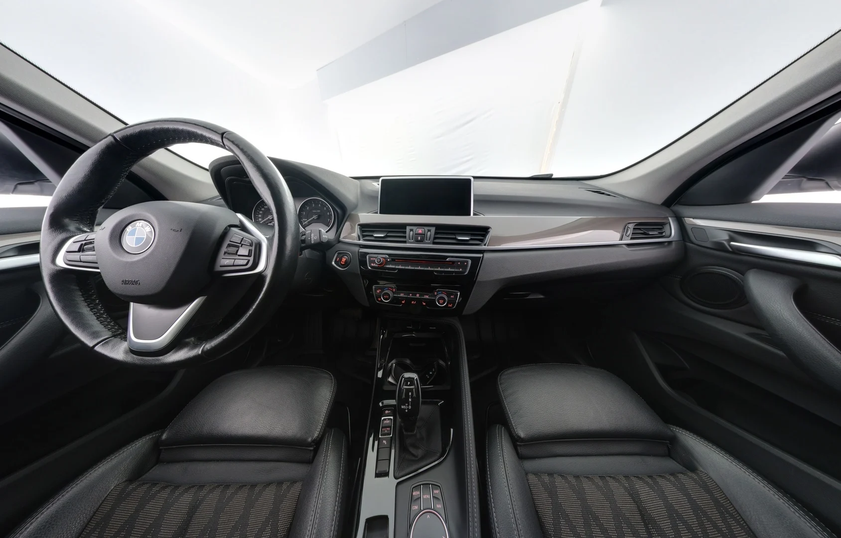 Car Image - 7mgirRePOcThEBJ07nllX4