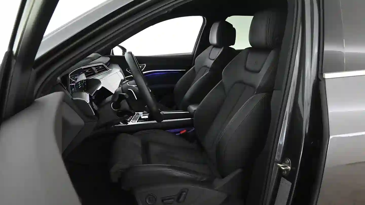 Car Image - 2Ji56n4gU5OsKzdobDPTuK
