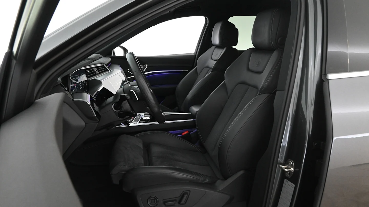 Car Image - 2Ji56n4gU5OsKzdobDPTuK