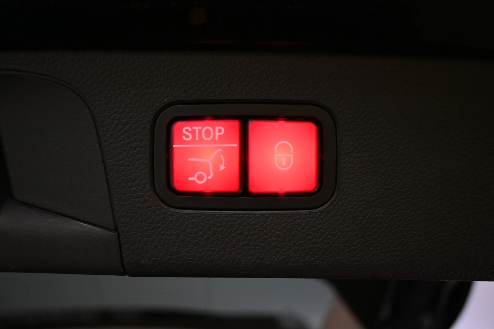 Car Image - 69MJJiXak27ghiBgAwn8EM