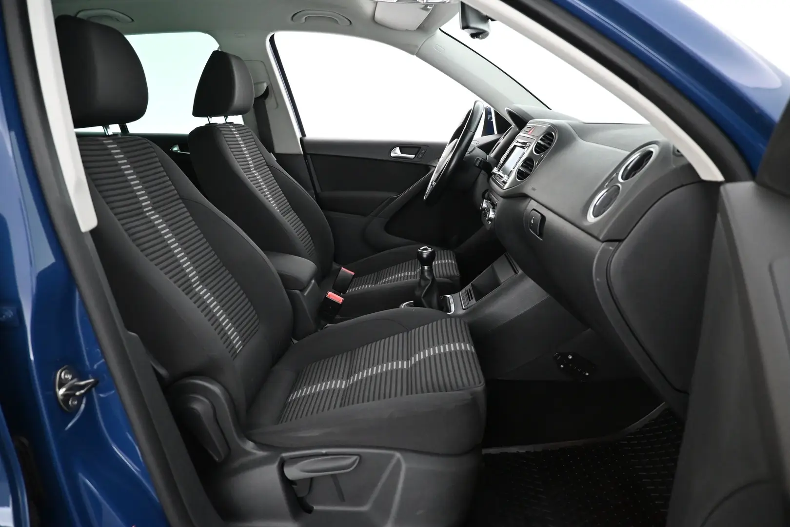 Car Image - 6TrG6ORZfoO1hi8wFGJzmf