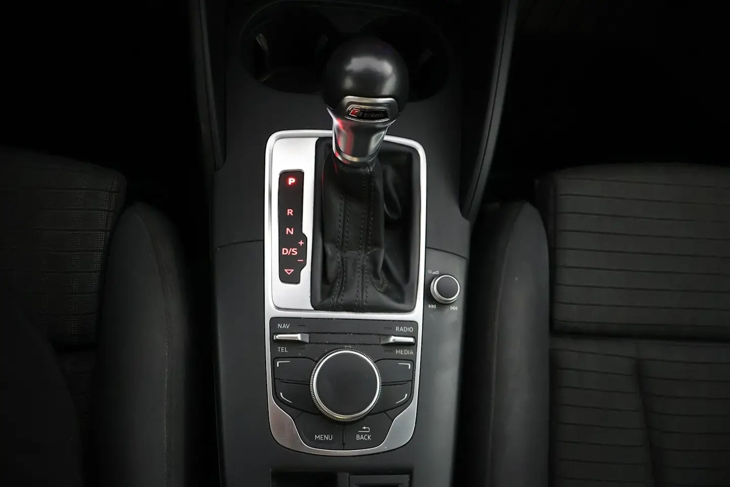 Car Image - 1ouab9NyI9EnHf3qT83dK7