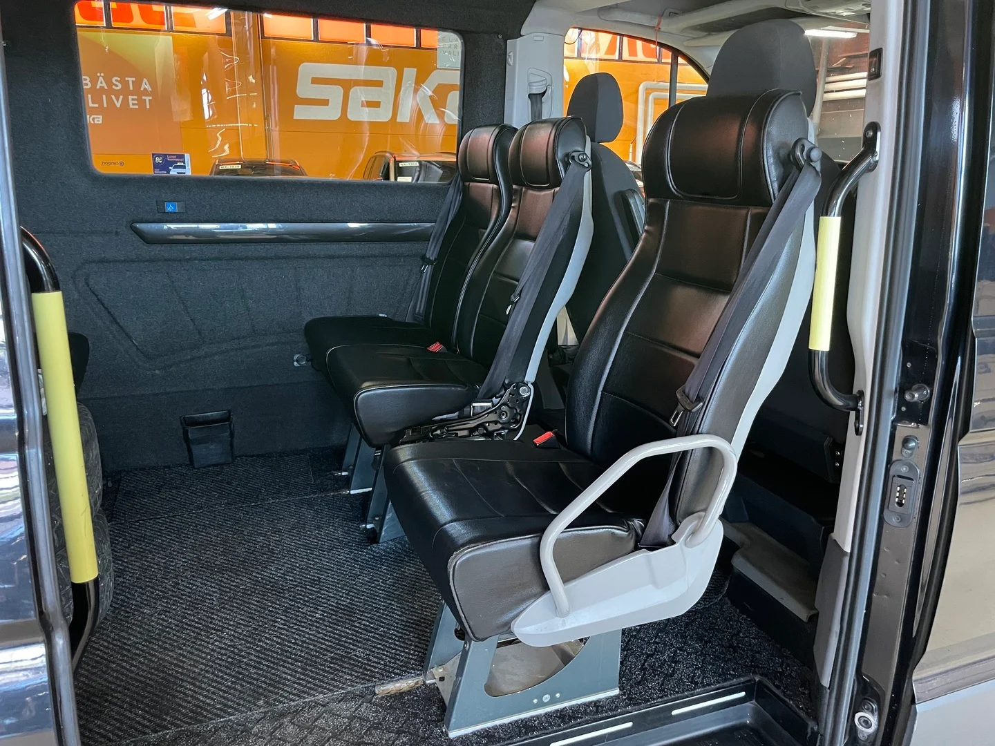 Car Image - 5P5NEEw4Ay9gn3cobJkVbO