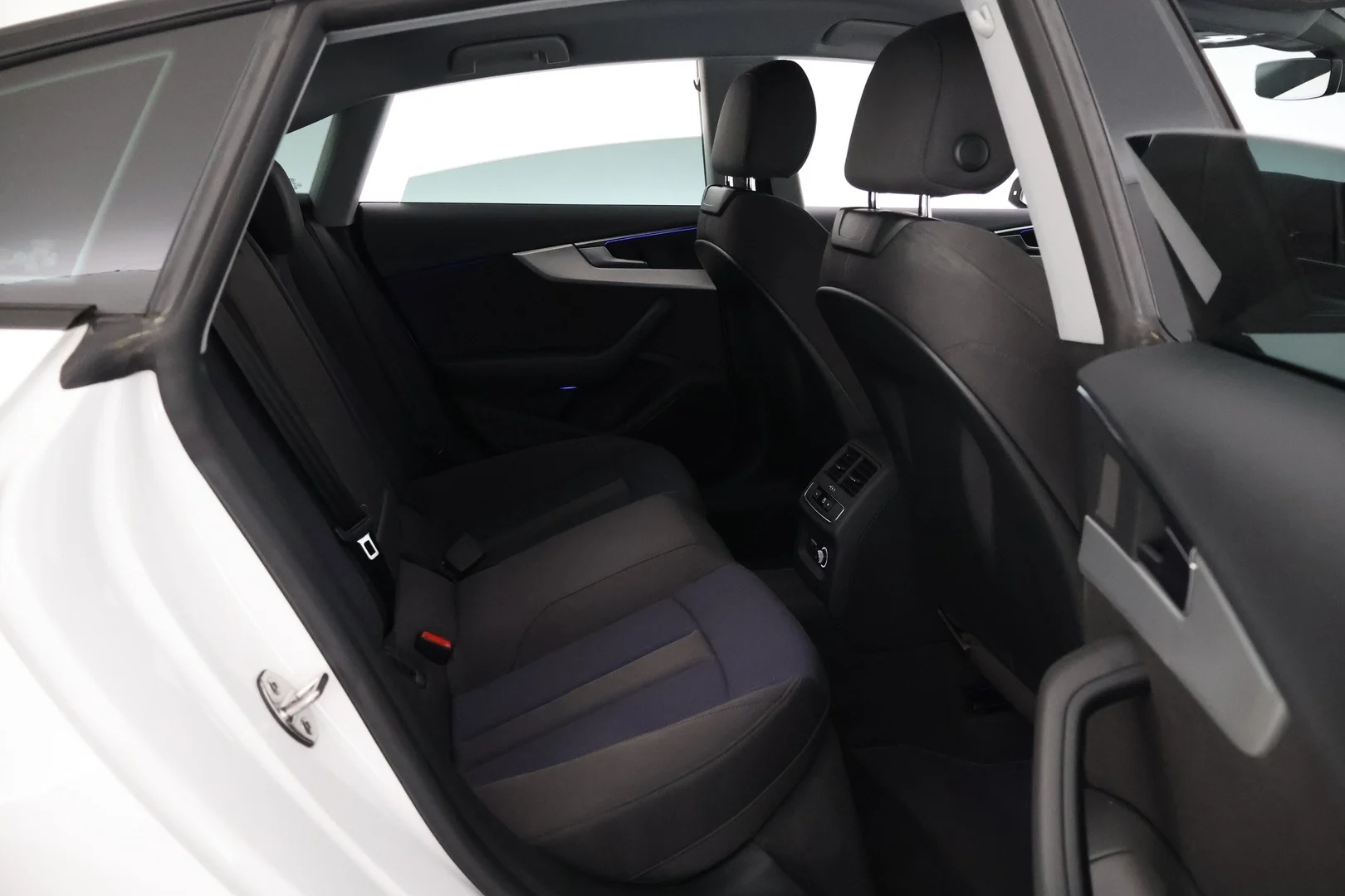 Car Image - 6fEc0dnveoR3toTQ7eE1hC