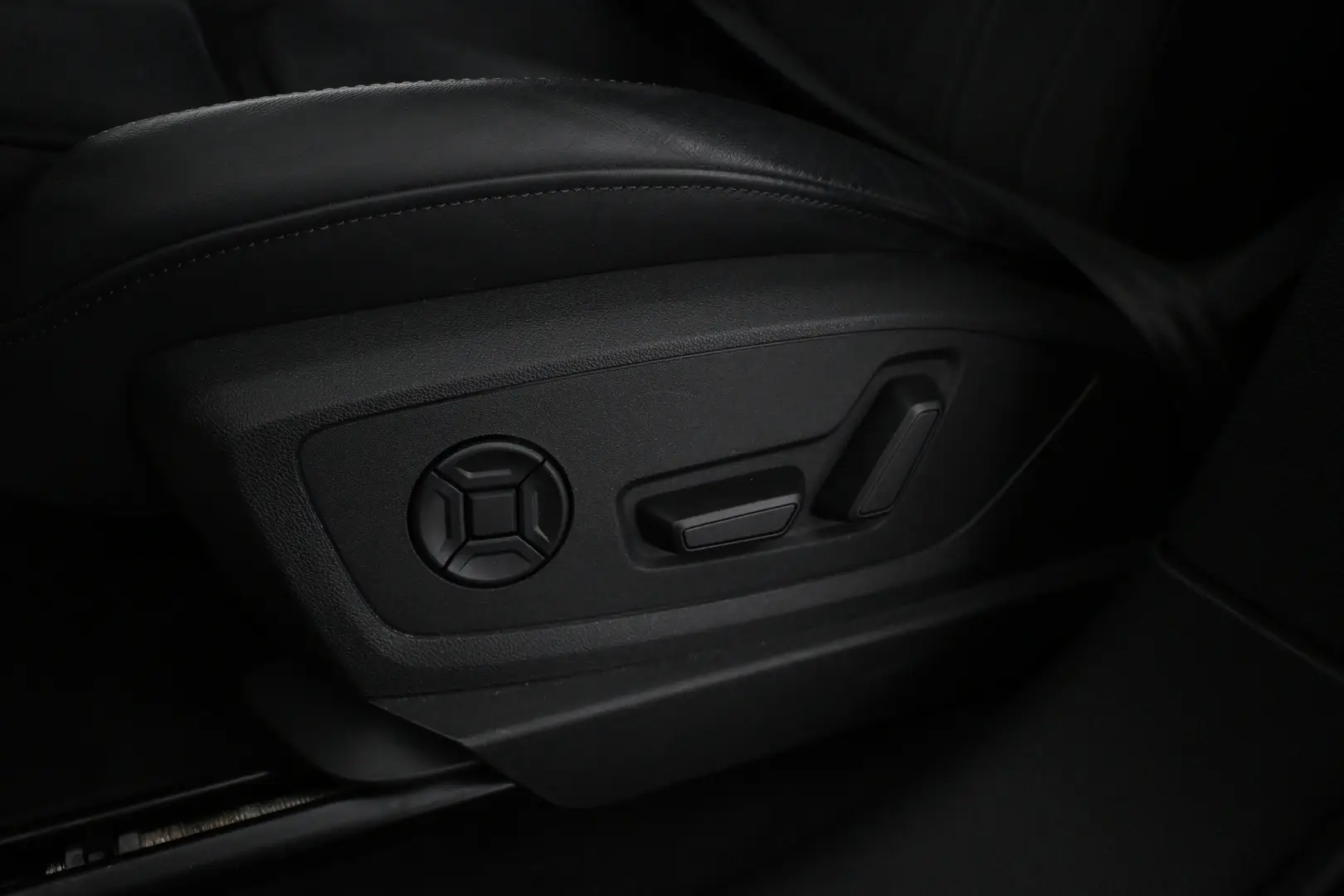 Car Image - HjPSb1CRE2NGx3o5aufVS
