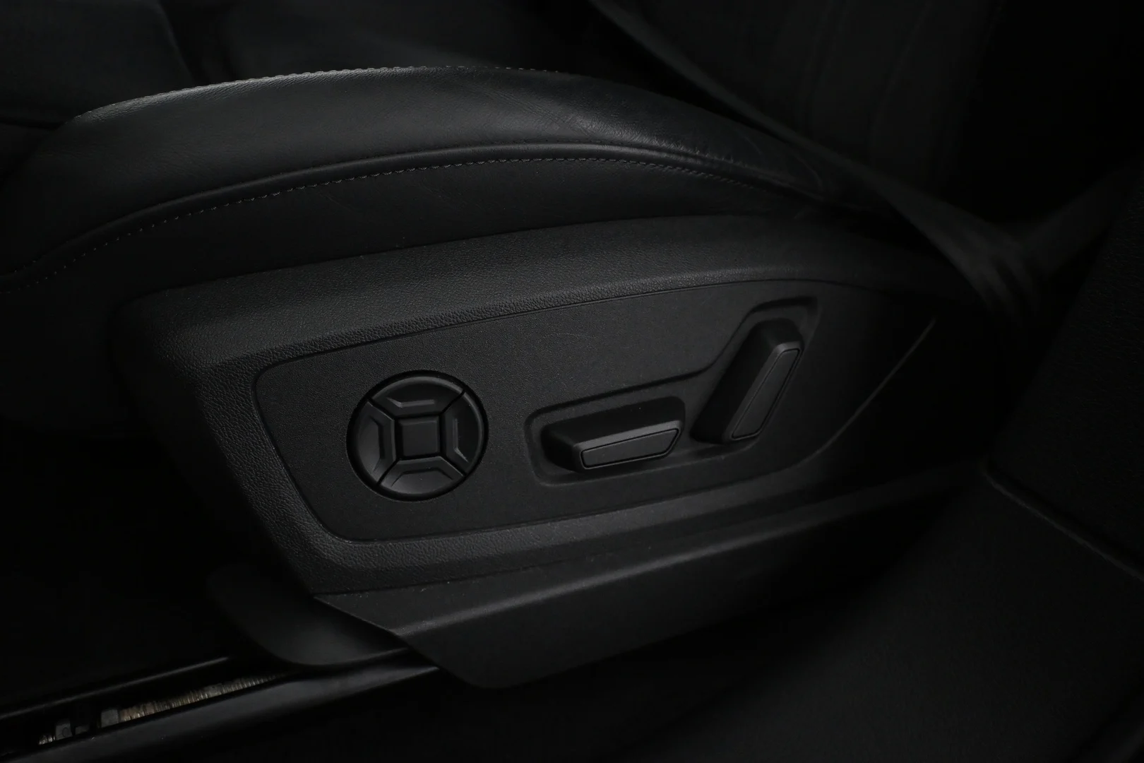 Car Image - HjPSb1CRE2NGx3o5aufVS