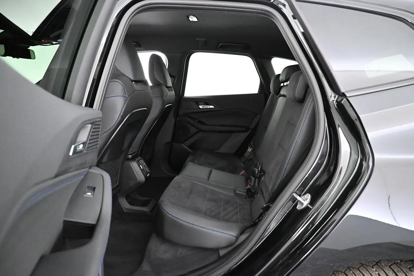 Car Image - 5nGaloW6xZguTchXfOkPRX