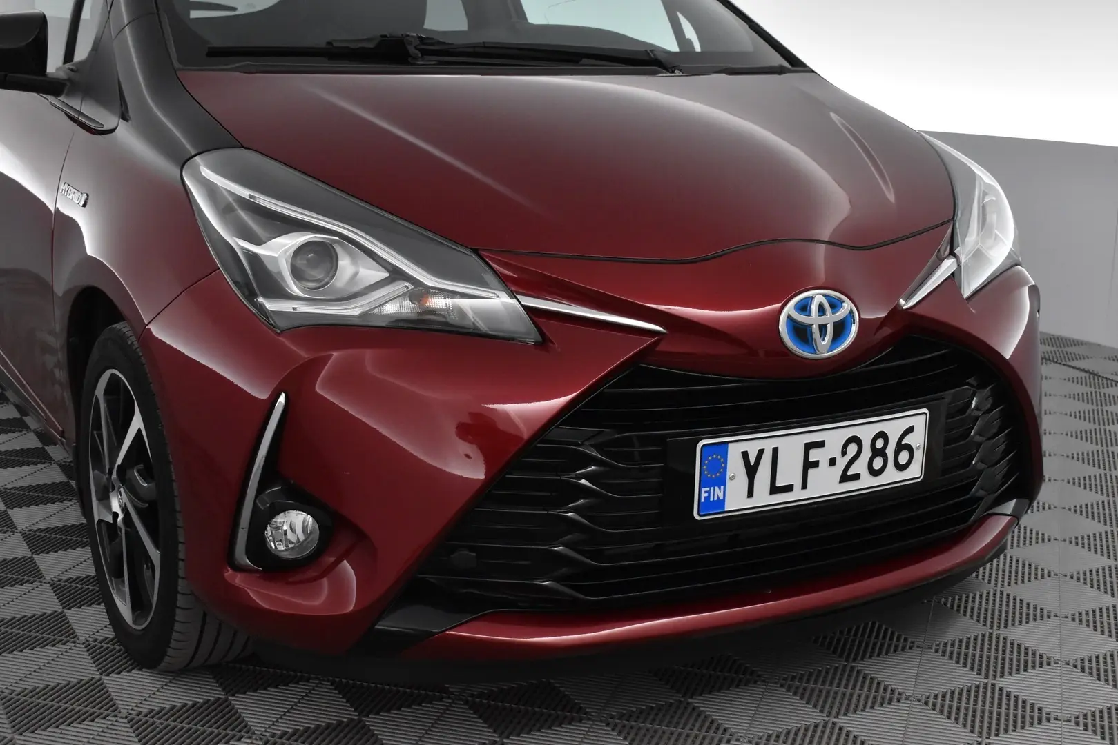 Car Image - 6AUnB3GlTlxyVLmGLVh8xx